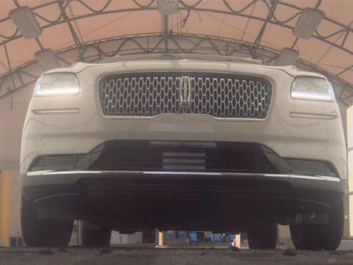 Ceramic Pearl Metallic Tinted Clearcoat 2023 Lincoln Nautilus Standard