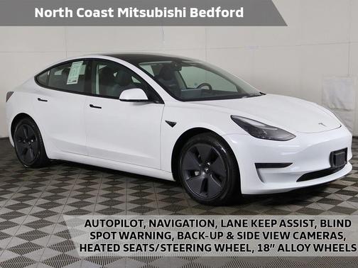 Pearl White Multi-Coat 2023 Tesla Model 3 Standard Range