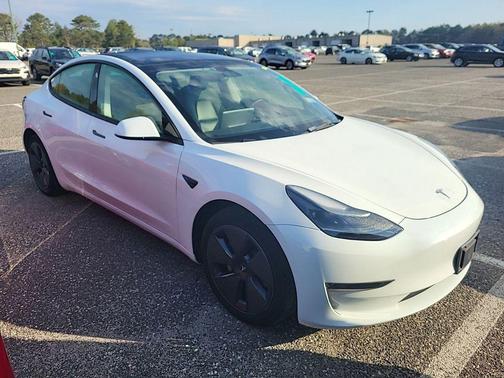 White 2023 Tesla Model 3 Standard Range