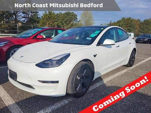 White 2023 Tesla Model 3 Standard Range