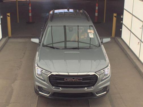 Sterling Metallic 2023 GMC Terrain SLE