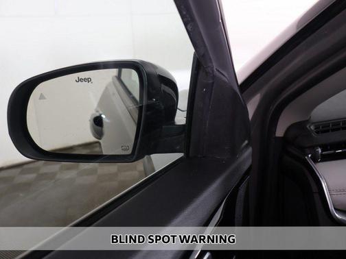 Sting-Gray Clearcoat 2022 Jeep Compass Limited