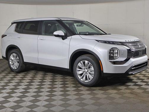 White Diamond 2026 Mitsubishi Outlander ES S-AWC