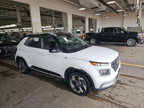 Lunar White 2023 Hyundai VENUE Limited