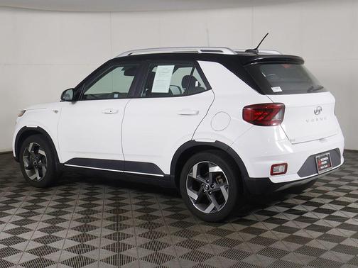Lunar White 2023 Hyundai VENUE Limited
