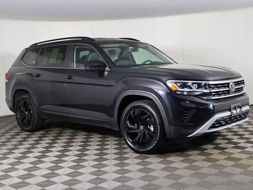 Deep Black 2023 Volkswagen Atlas 3.6L SE w/Technology