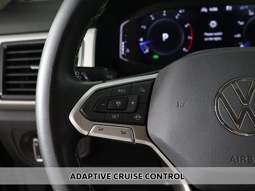 Deep Black 2023 Volkswagen Atlas 3.6L SE w/Technology