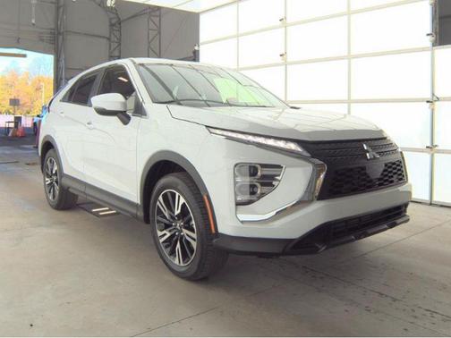White Diamond 2025 Mitsubishi Eclipse Cross SE