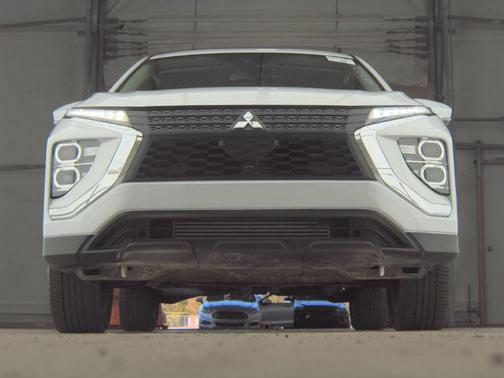 White Diamond 2025 Mitsubishi Eclipse Cross SE