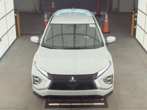 White Diamond 2025 Mitsubishi Eclipse Cross SE