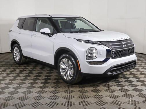 White Diamond 2026 Mitsubishi Outlander ES 1.5T S-AWC