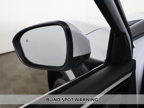 White Diamond 2026 Mitsubishi Outlander ES 1.5T S-AWC