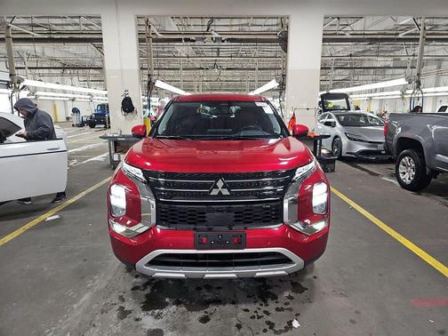2024 Mitsubishi Outlander SE Black Edition w/Pano Roof S-AWC