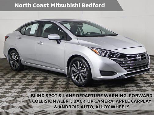 Brilliant Silver Metallic 2024 Nissan Versa 1.6 SV