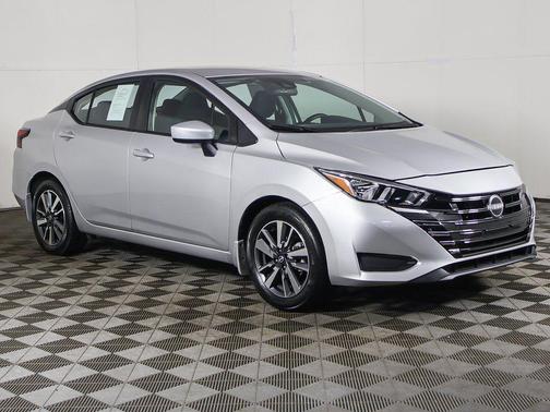 Brilliant Silver Metallic 2024 Nissan Versa 1.6 SV