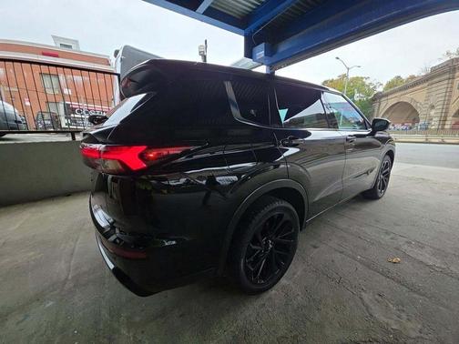 2023 Mitsubishi Outlander SE Black Edition S-AWC