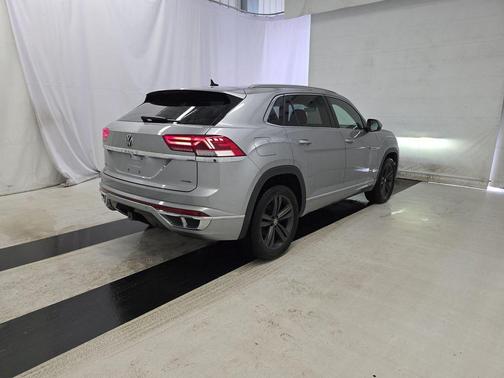 2022 Volkswagen Atlas Cross Sport 3.6L V6 SEL R-Line