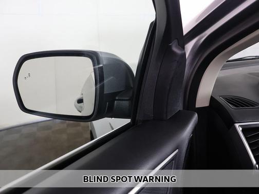 Iconic Silver Metallic 2024 Ford Edge SEL