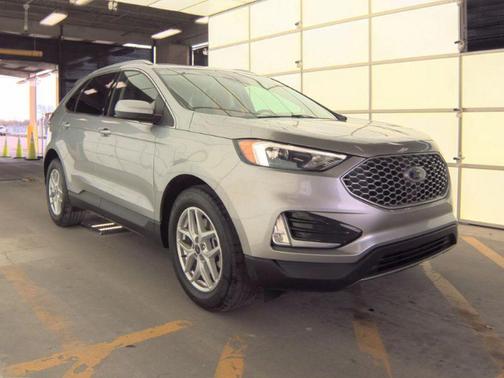 Iconic Silver Metallic 2024 Ford Edge SEL
