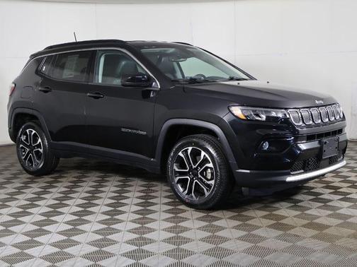 Diamond Black Crystal Pearlcoat 2022 Jeep Compass Limited