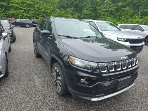 Diamond Black Crystal Pearlcoat 2022 Jeep Compass Limited