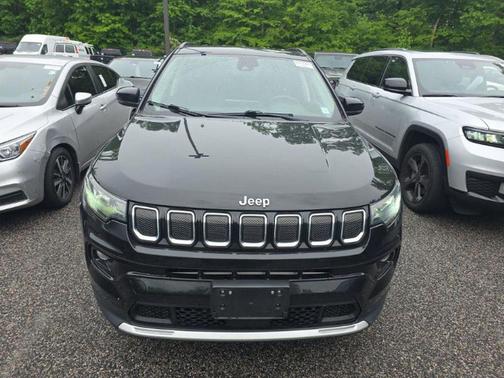 Diamond Black Crystal Pearlcoat 2022 Jeep Compass Limited