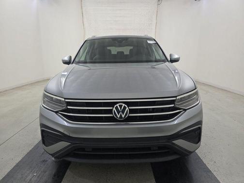 Silver Metallic 2022 Volkswagen Tiguan 2.0T SE 4MOTION