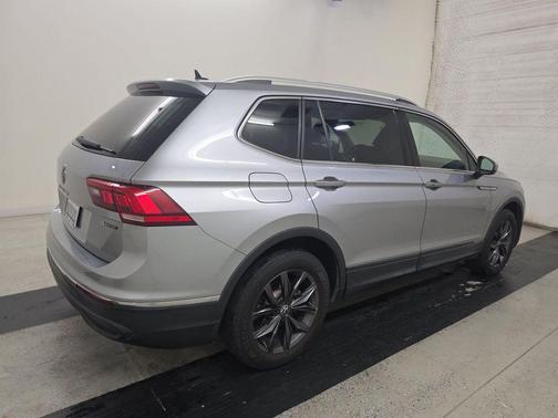 Silver Metallic 2022 Volkswagen Tiguan 2.0T SE 4MOTION