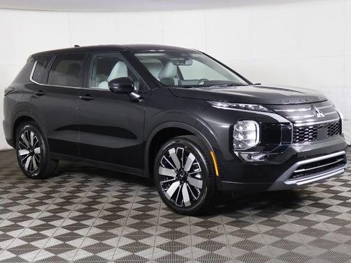 Black Diamond 2026 Mitsubishi Outlander SE