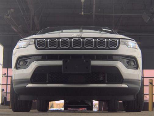 Silver Zynith Metallic Clearcoat 2025 Jeep Compass Limited
