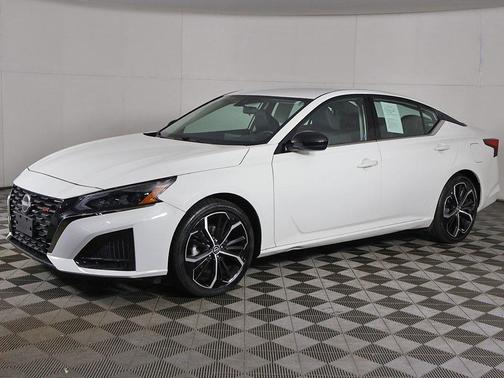 2024 Nissan Altima SR FWD