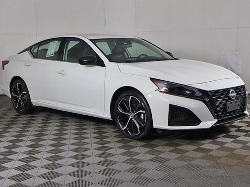 2024 Nissan Altima SR FWD