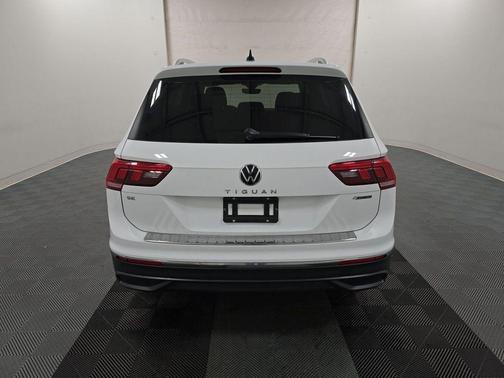 White 2022 Volkswagen Tiguan 2.0T SE 4MOTION