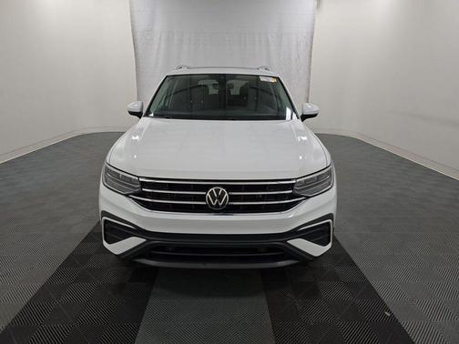 White 2022 Volkswagen Tiguan 2.0T SE 4MOTION