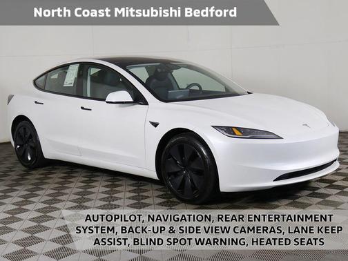 Pearl White Multi-Coat 2024 Tesla Model 3 Long Range