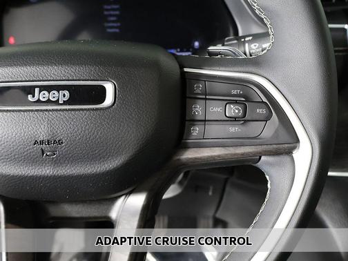 Diamond Black Crystal Pearlcoat 2023 Jeep Grand Cherokee Limited