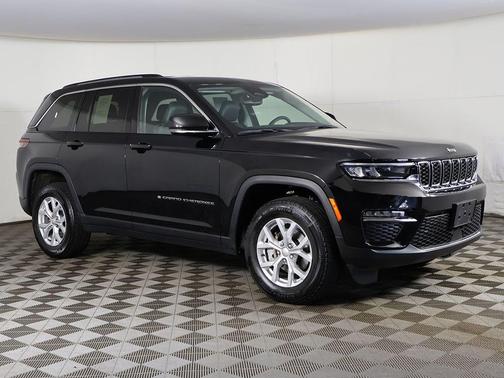Diamond Black Crystal Pearlcoat 2023 Jeep Grand Cherokee Limited