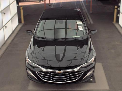 Mosaic Black Metallic 2024 Chevrolet Malibu FWD 1LT