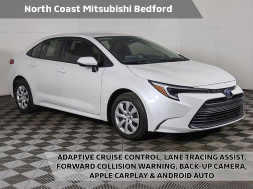 Wind Chill Pearl 2024 Toyota Corolla Hybrid SE