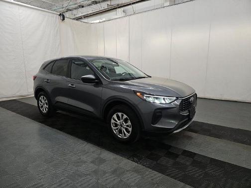 Carbonized Gray Metallic 2025 Ford Escape Active
