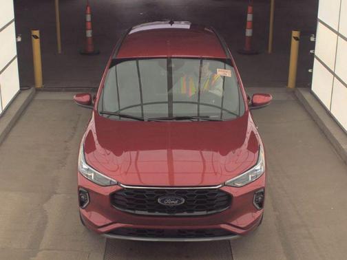 Rapid Red Metallic Tinted Clearcoat 2023 Ford Escape ST-Line Elite