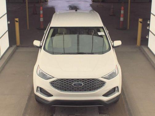 Star White Metallic Tri-Coat 2024 Ford Edge SEL