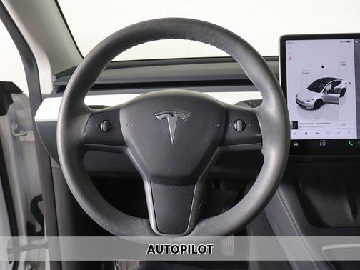 Pearl White Multi-Coat 2023 Tesla Model Y Long Range Dual Motor All-Wheel Drive