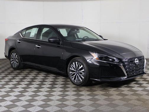 Super Black 2025 Nissan Altima 2.5 SV