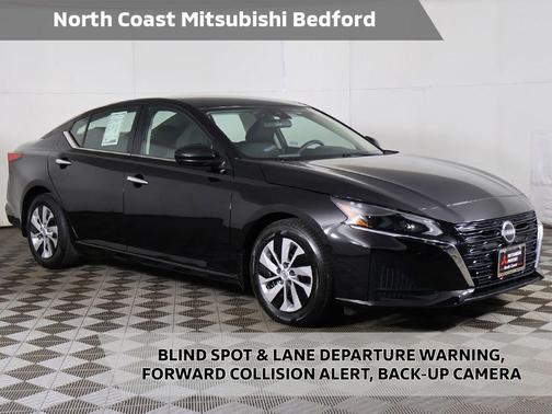 Super Black 2023 Nissan Altima S FWD