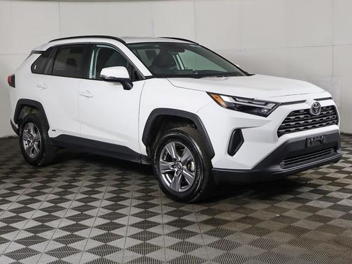 2025 Toyota RAV4 Hybrid XLE