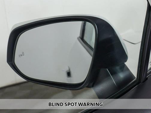 Ice Cap 2025 Toyota RAV4 Hybrid XLE