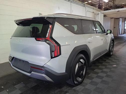 2024 Kia EV9 Wind