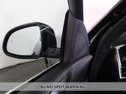 Black 2023 BMW X5 xDrive40i