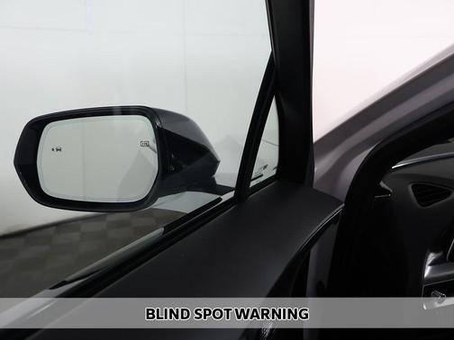2025 Cadillac LYRIQ Sport